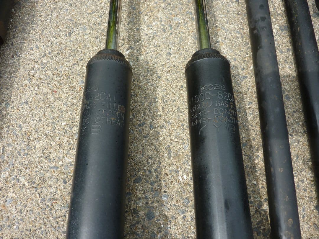 ジムニー JA22W 足回り サス ショック ラテラル 一式 カヤバ トキコ