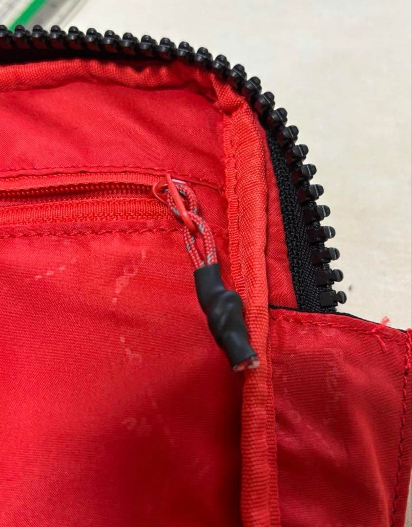 【タグ付き新品】topologie ブラック サコッシュ　8mmストラップ付