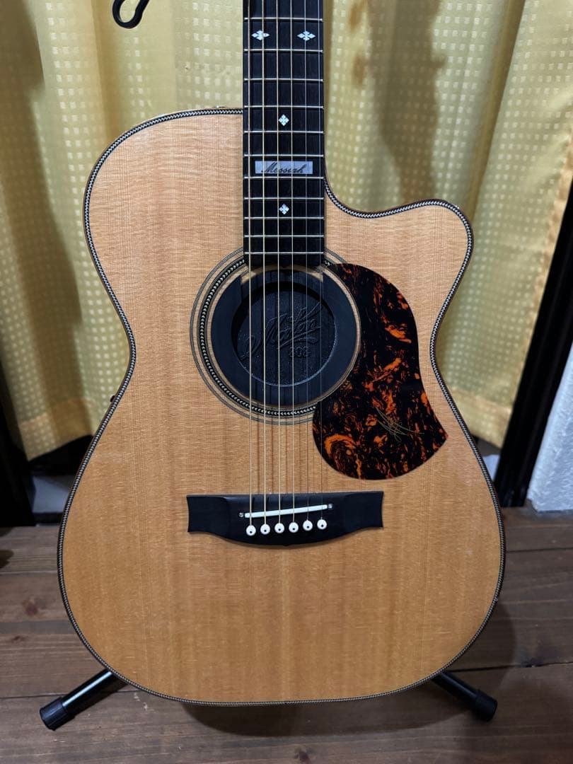 ギター Maton EM100C-808 Messiah