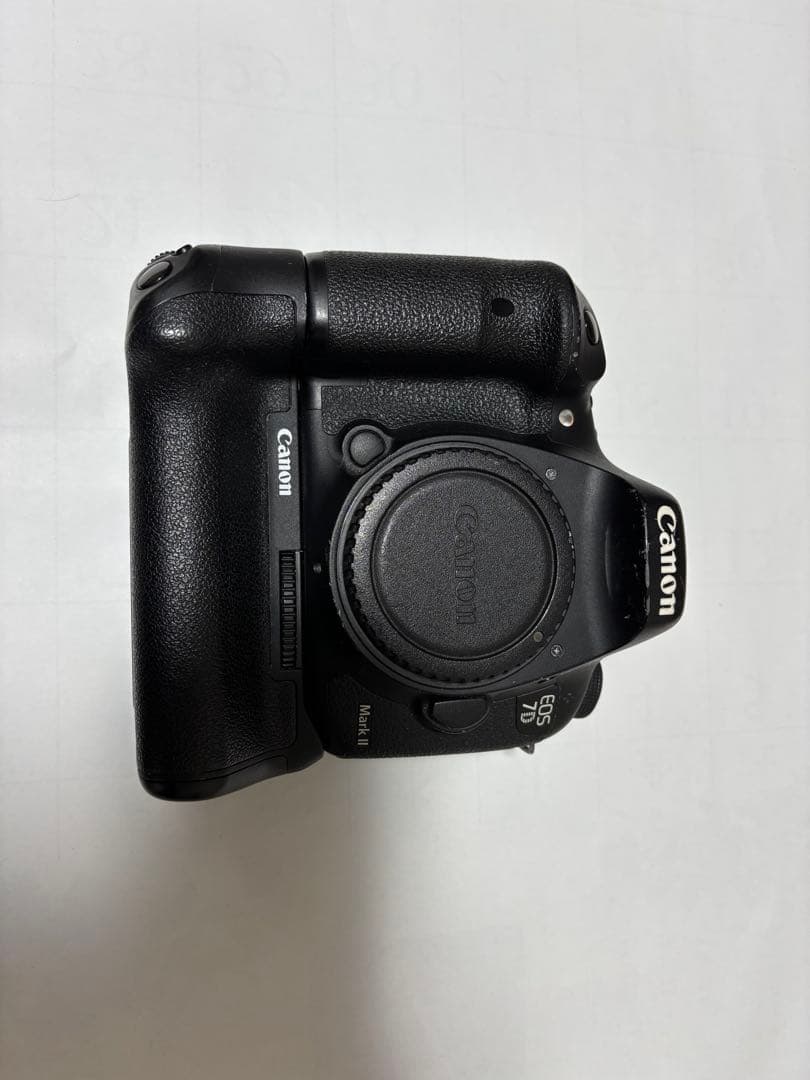 Canon EOS 7D Mark II 本体 バッテリーグリップ付き