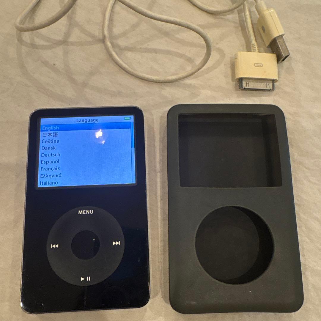 iPod classic 第5世代 30GB ケース、ケーブル付き