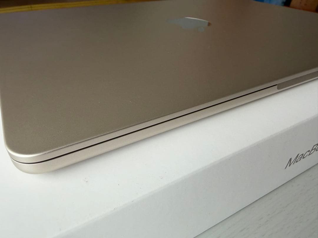 【美品】MacBook Air M3 13インチ 16G 512G スターライト