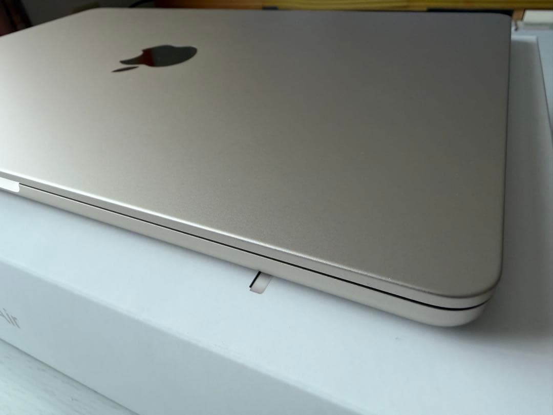 【美品】MacBook Air M3 13インチ 16G 512G スターライト