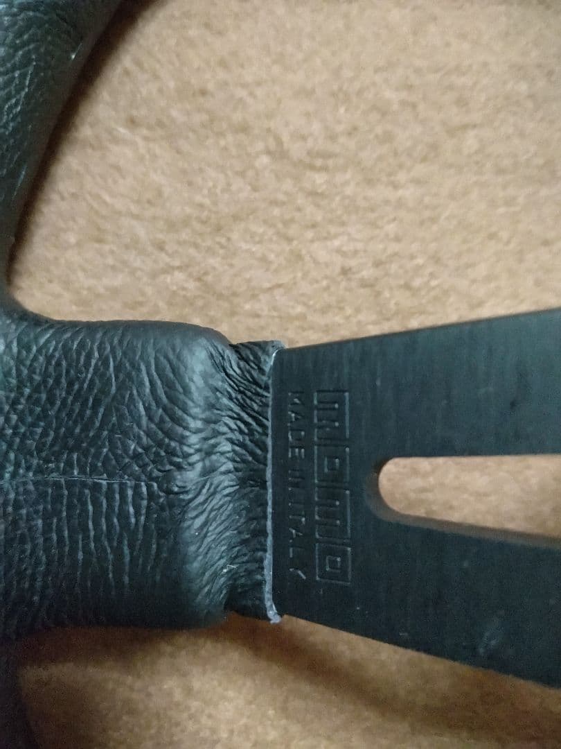 MOMO ステアリング　MOD08 35パイ