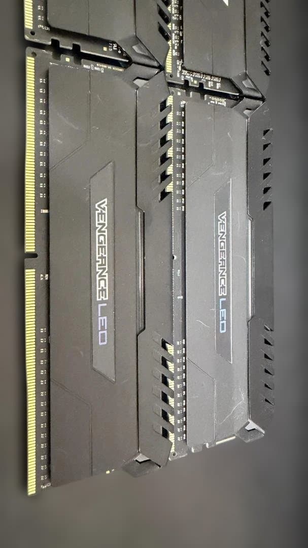 メモリー Corsair Vengeance Blue LED DDR4 3000MHz