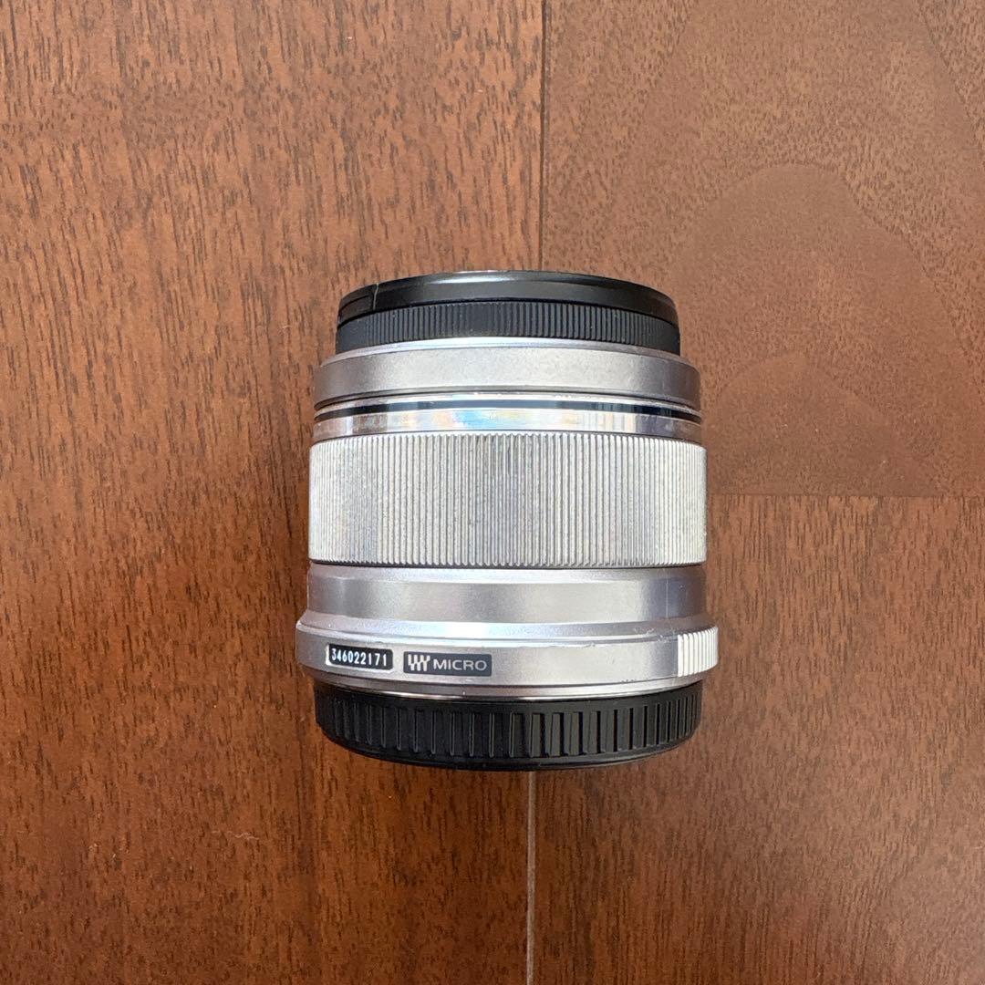 OLYMPUS M.ZUIKO DIGITAL 25mm f1.8　シルバー