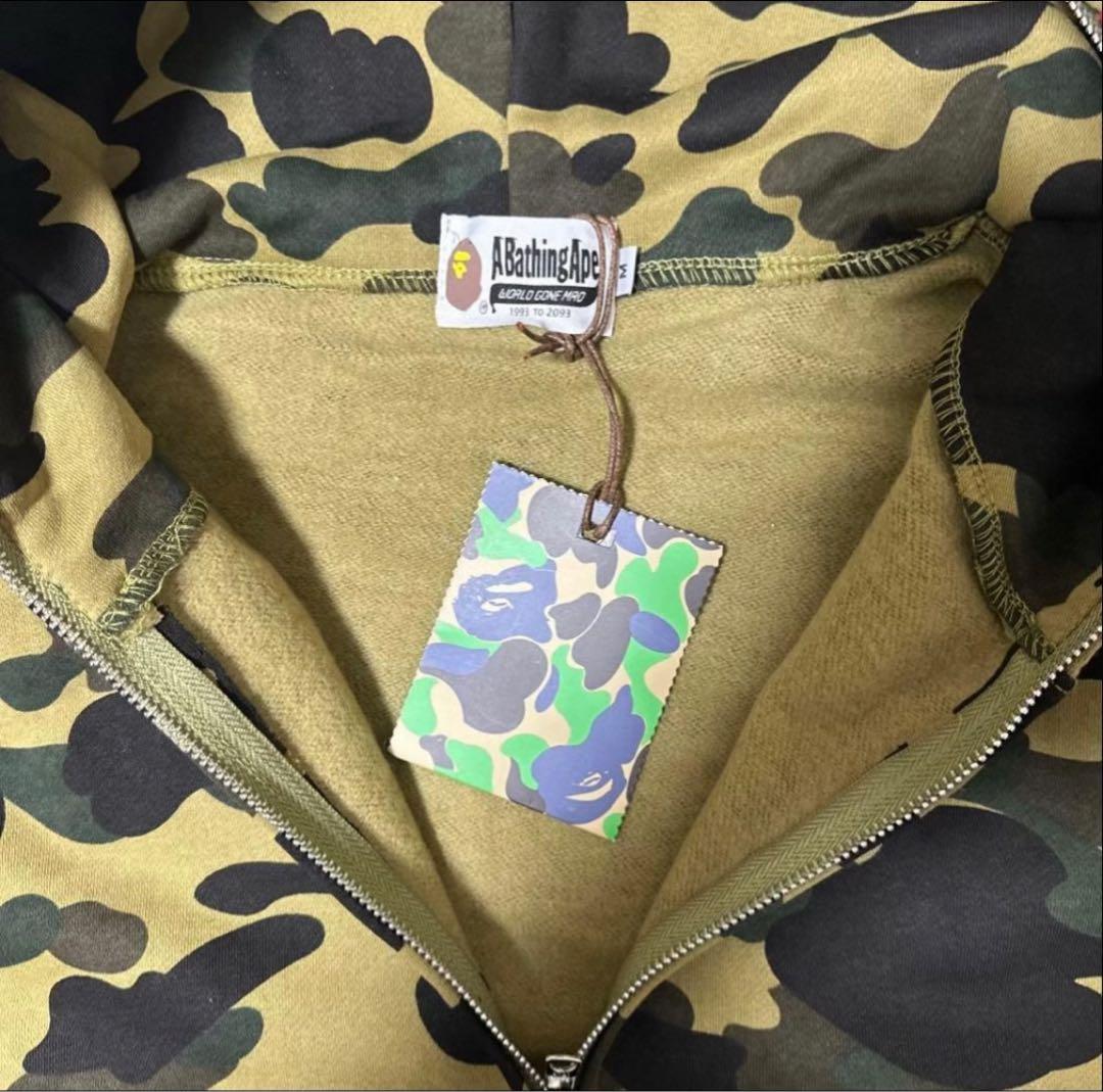 A BATHING APE 迷彩シャークパーカー