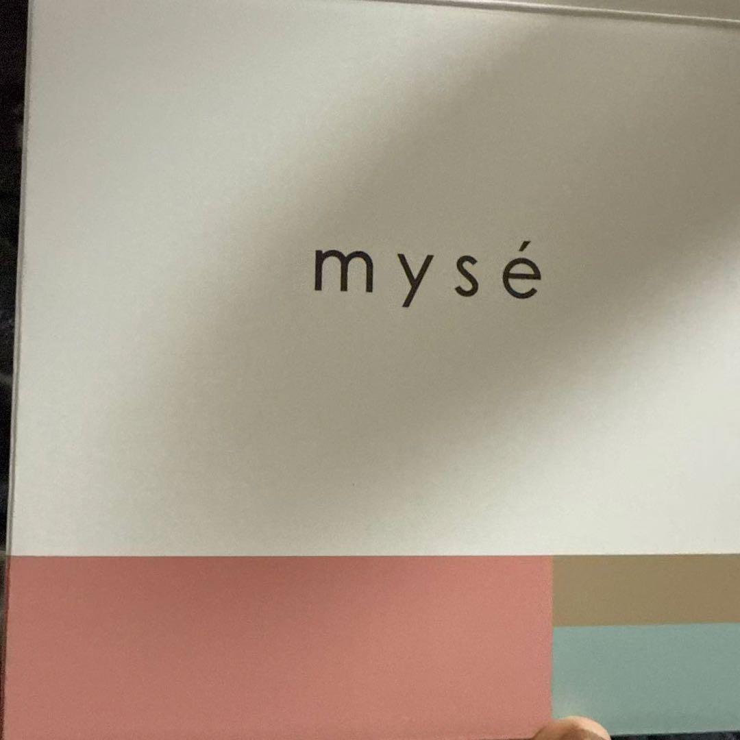 こちらは mysé（ミーゼ）の頭皮マッサージャーです！