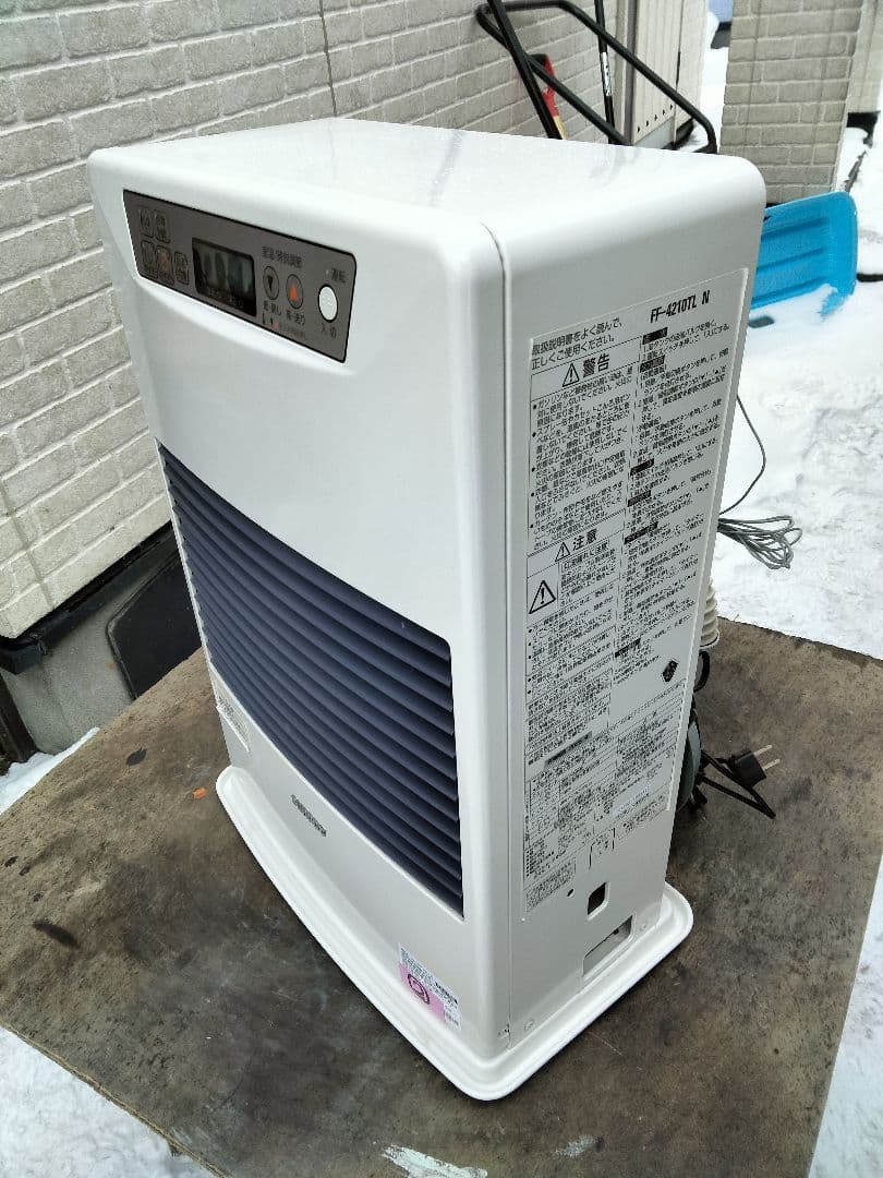 札幌発サンポットFF温風石油ストーブ！品番「FF‐4210TL」2017年式中古
