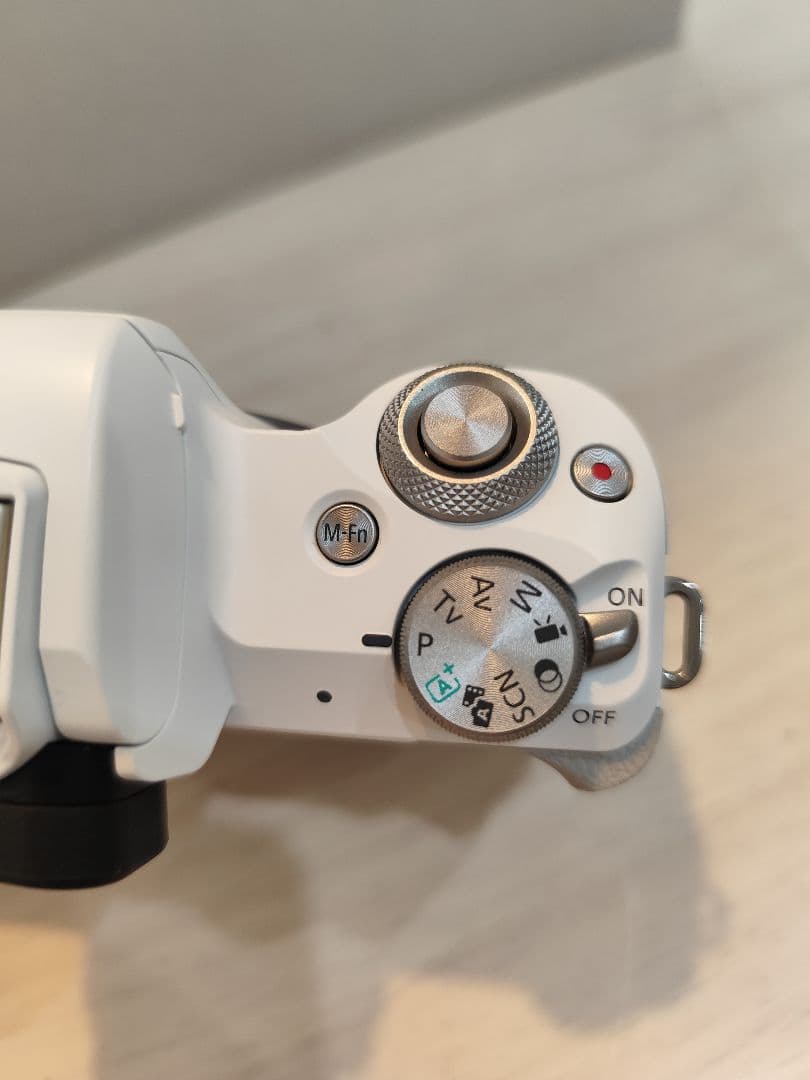 CANON EOS Kiss M2 ダブルレンズキット ミラーレス一眼 ホワイト