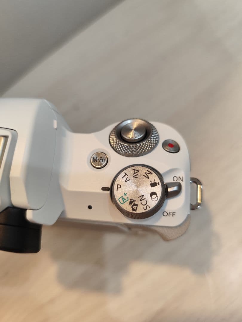 CANON EOS Kiss M2 ダブルレンズキット ミラーレス一眼 ホワイト