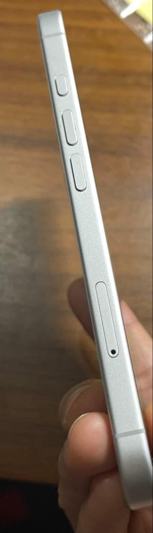 Apple iPhone 16 256GB ホワイト 94％超美品