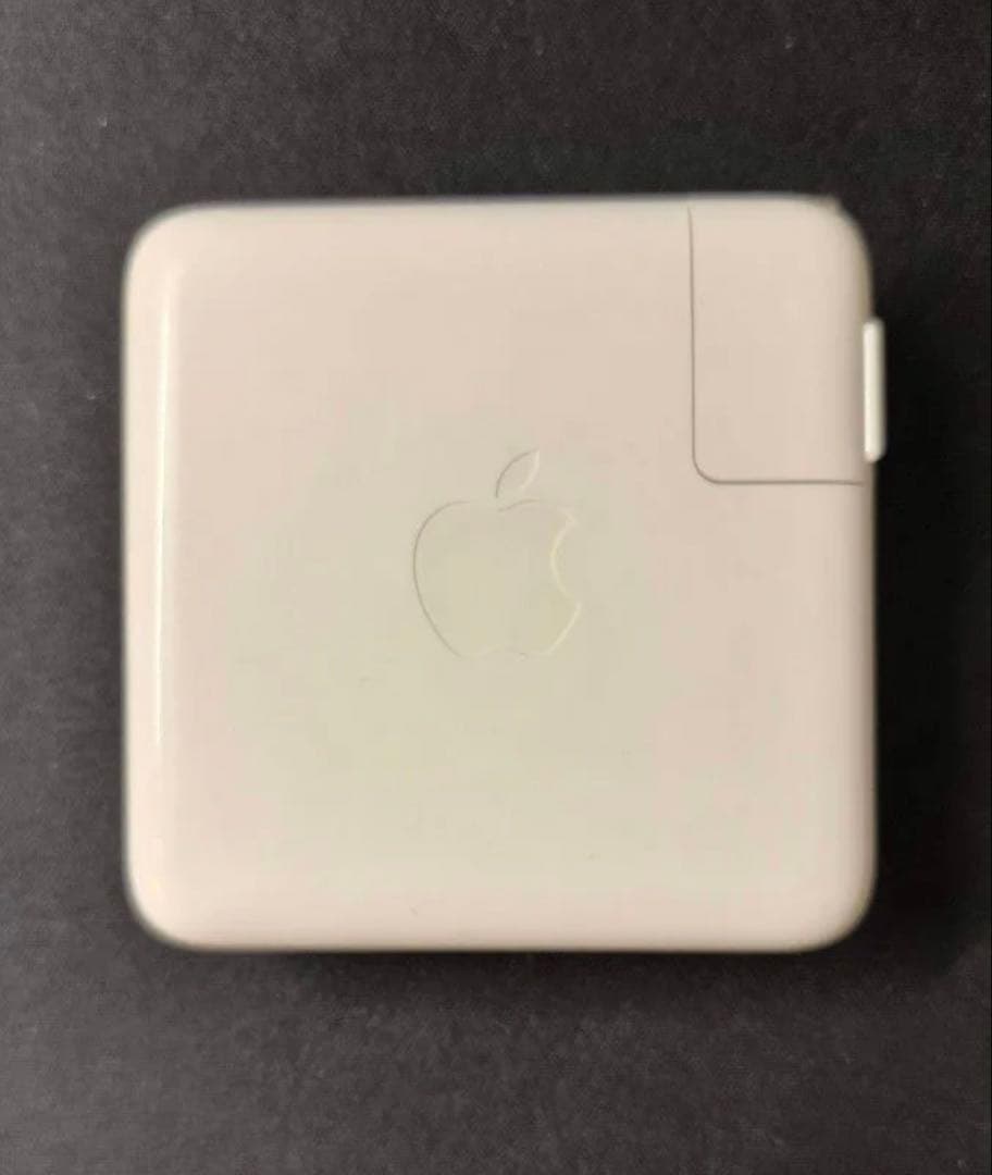 MacBook本体 MacBook Pro (M1, 8GB, 256GB)