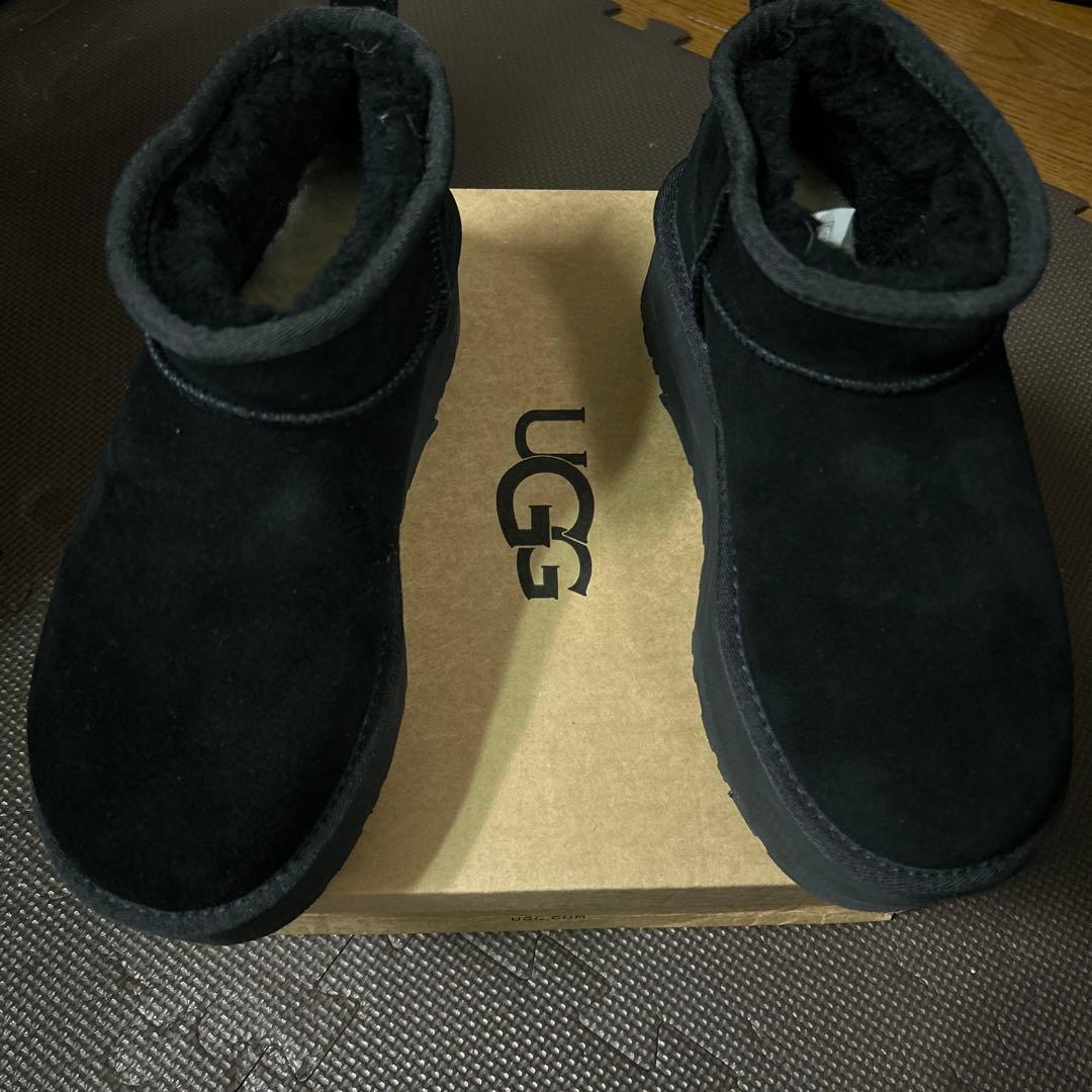 UGG クラシック ウルトラミニ プラットフォーム 24cm ブラック　厚底