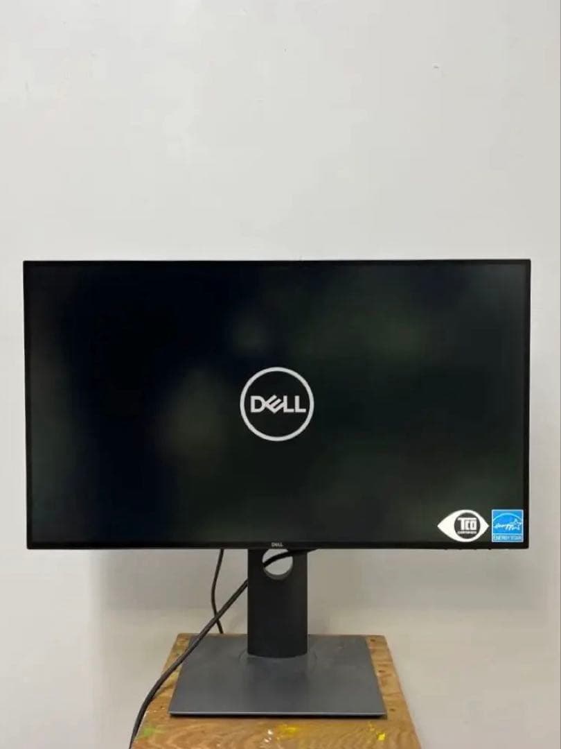 DELL U2720QM 27インチ 4Kディスプレイ