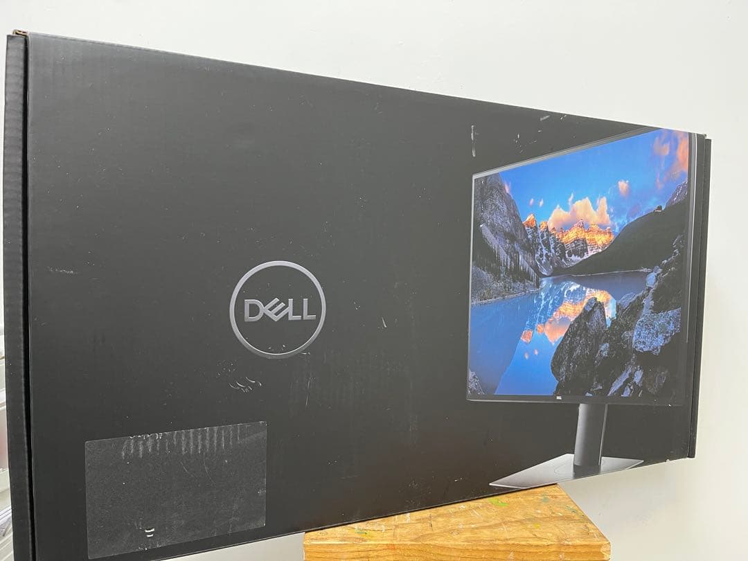 DELL U2720QM 27インチ 4Kディスプレイ