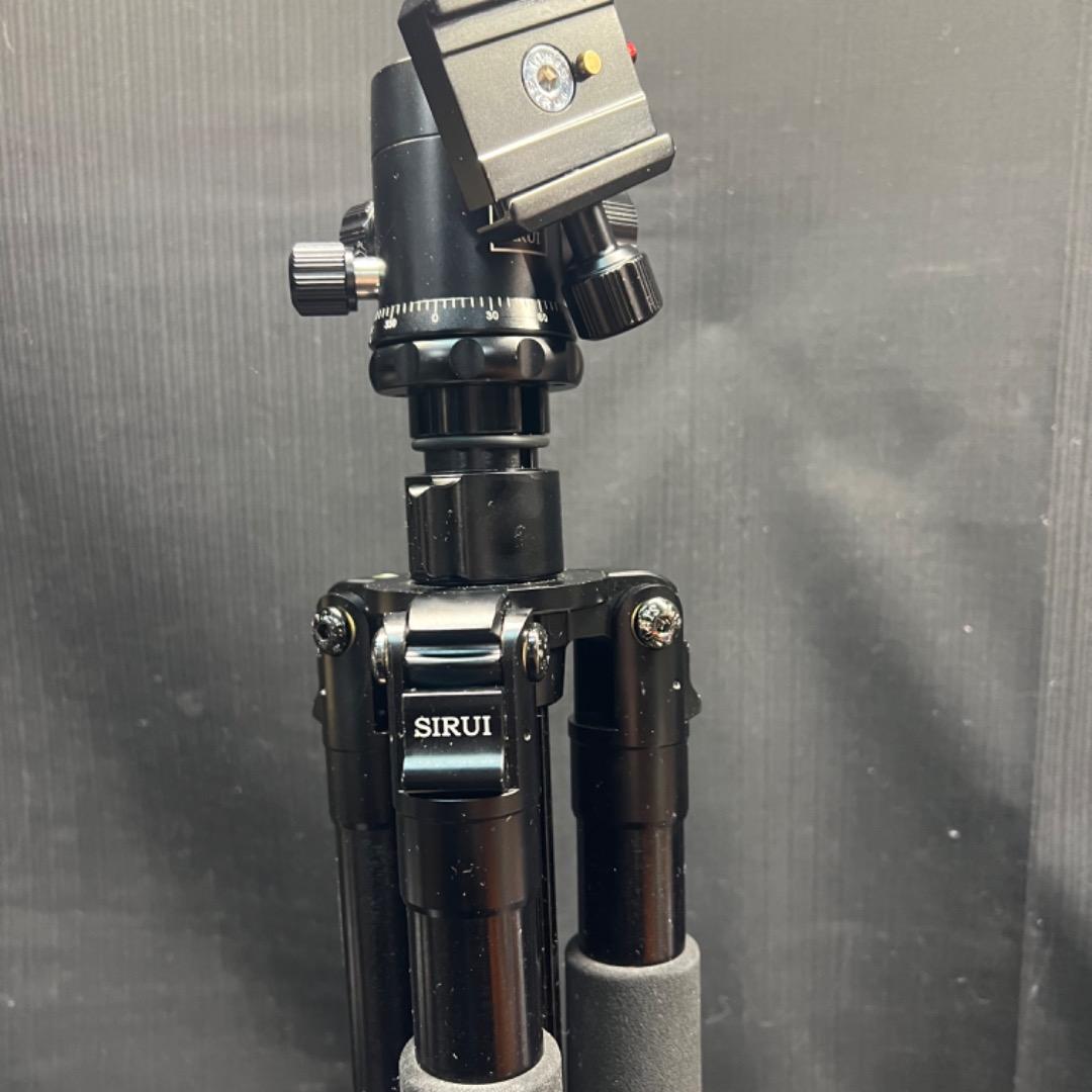 〇Od30 SIRUI シルイ R-2004 三脚 カメラ用