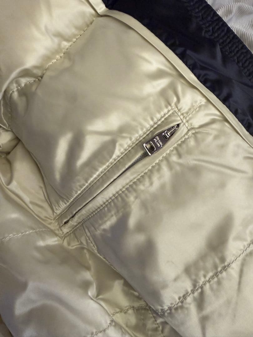 【値下げしました！】PRADA ネイビー ダウンジャケット