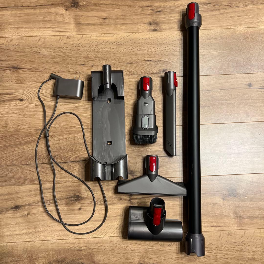 【美品】dyson V8 fluffy extra ダイソン