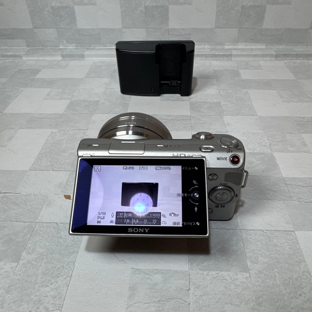 T010 SONY ソニー α NEX-5 ダブルレンズキット シャッター回数少