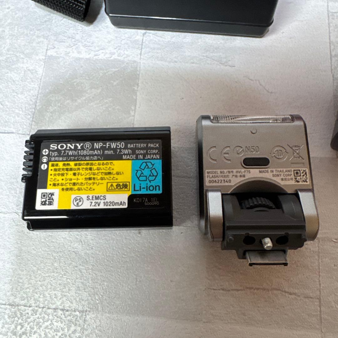 T010 SONY ソニー α NEX-5 ダブルレンズキット シャッター回数少