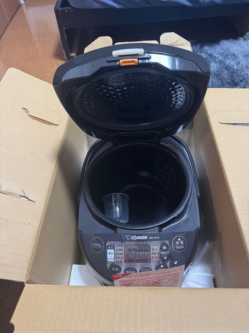 ［新品・未使用品］象印 IH 炊飯ジャー NW-VR18