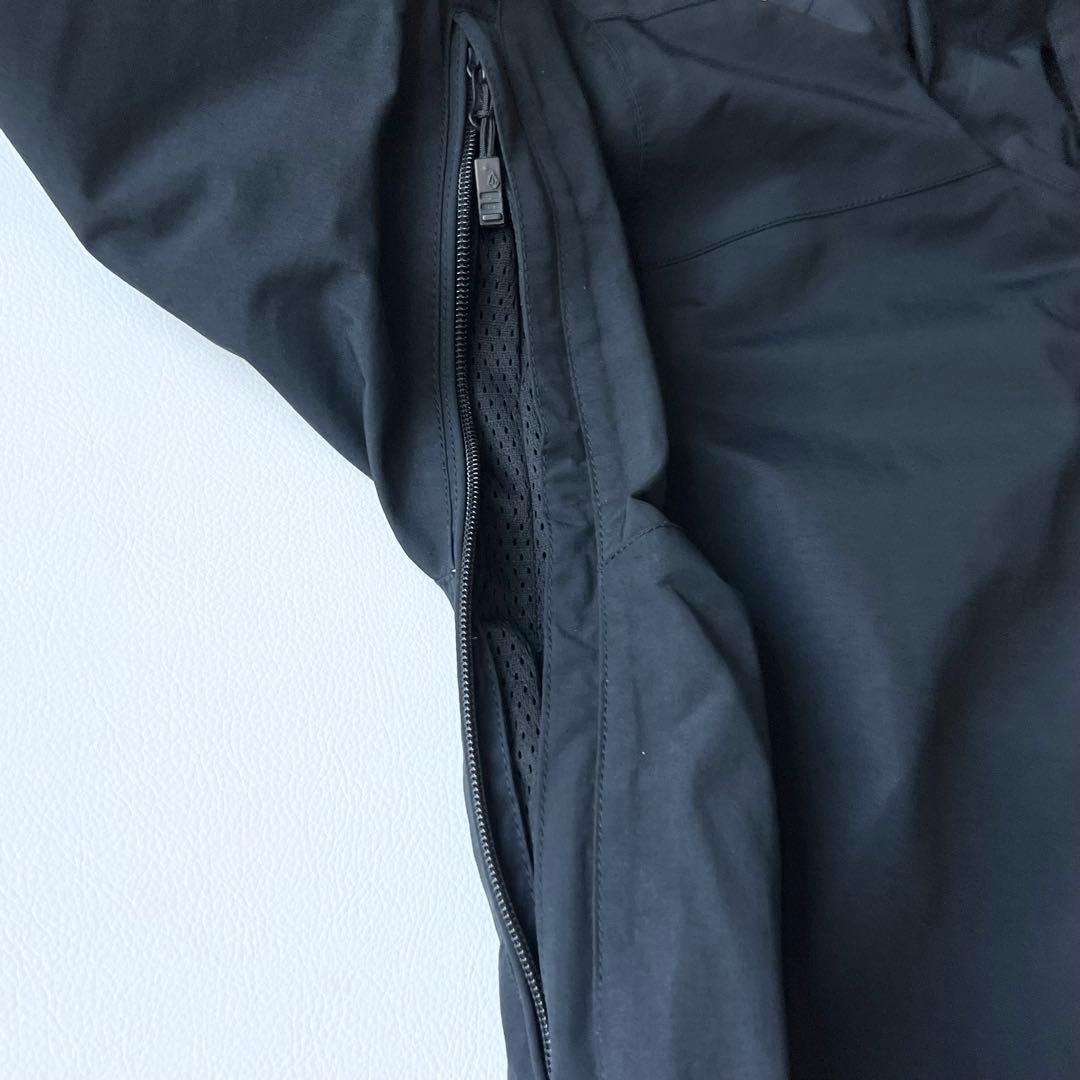 3283【美品】ボルコム　ジャケット ゴアテックス 無地 メンズ スノボ 黒　M