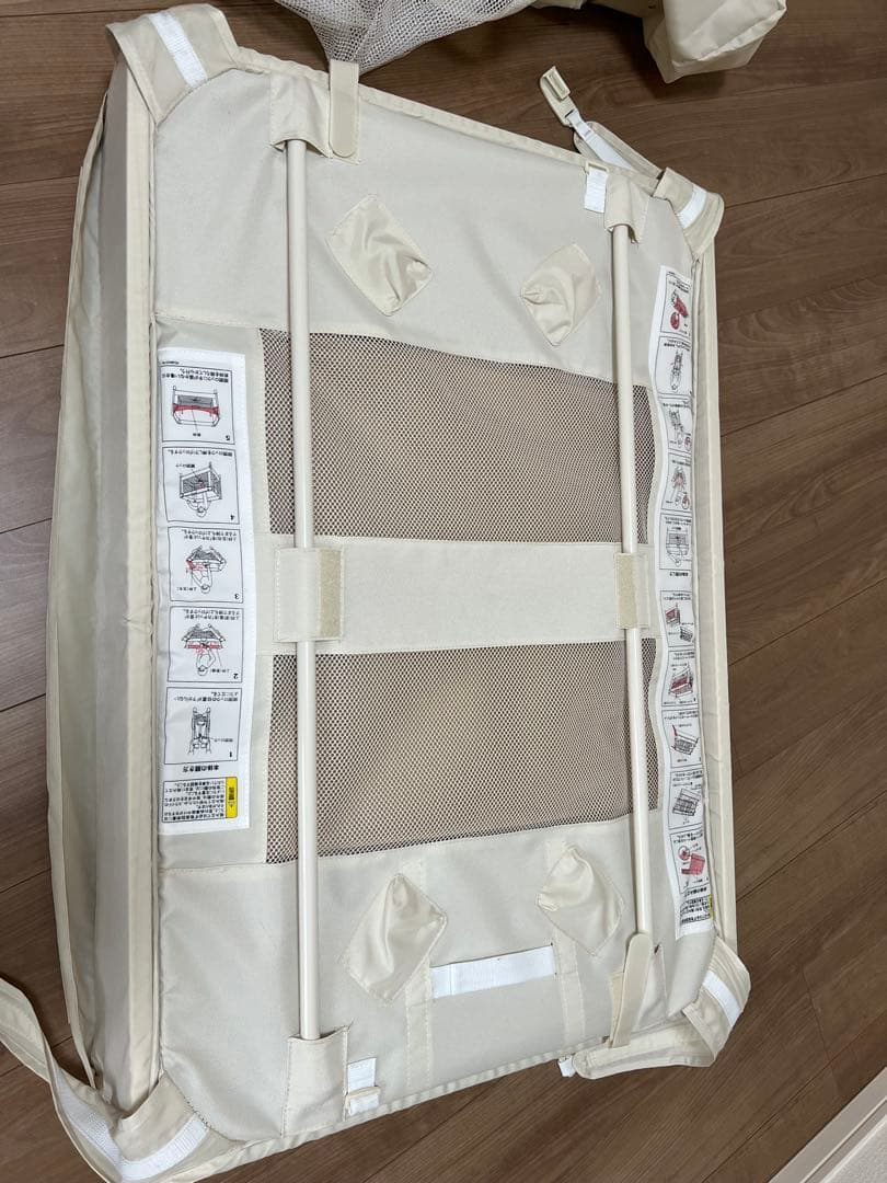 【ココネルエアー　アップリカ　たためるベビーベッド　折りたたみ】