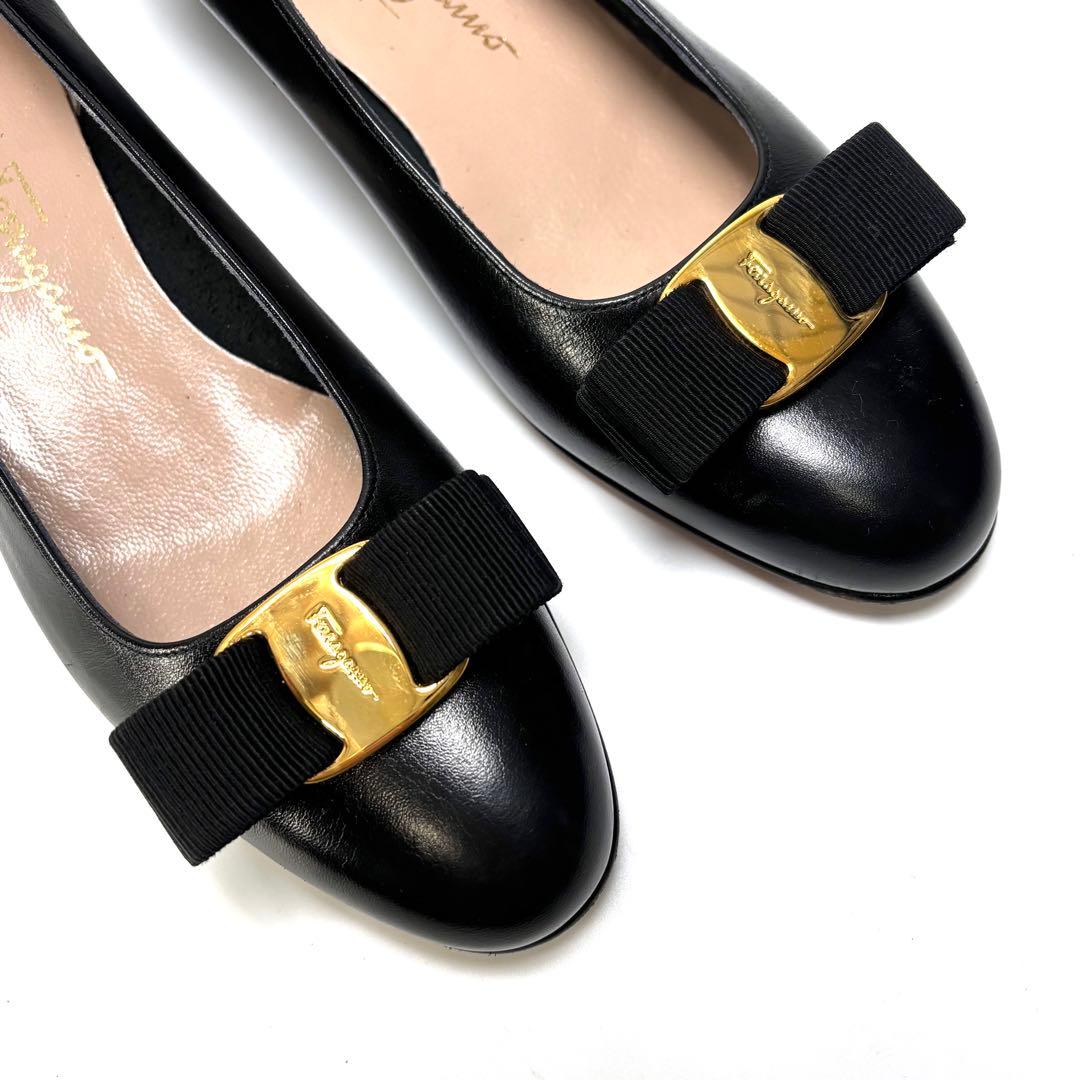 Salvatore Ferragamo パンプス ヴァラリボン 7 レザー 黒