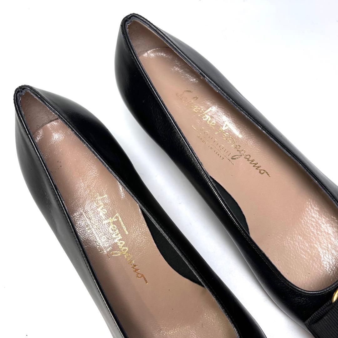 Salvatore Ferragamo パンプス ヴァラリボン 7 レザー 黒
