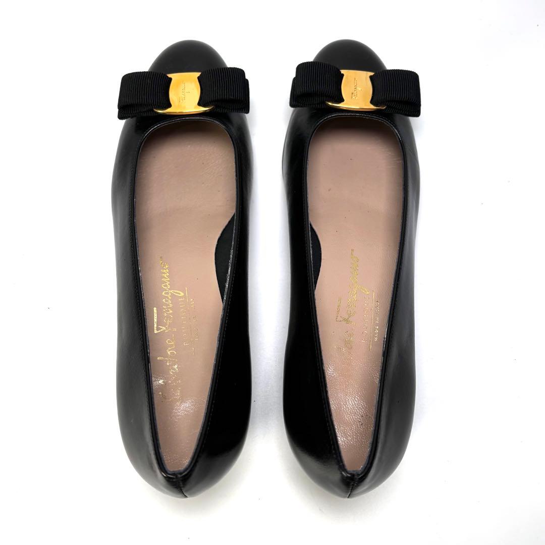 Salvatore Ferragamo パンプス ヴァラリボン 7 レザー 黒