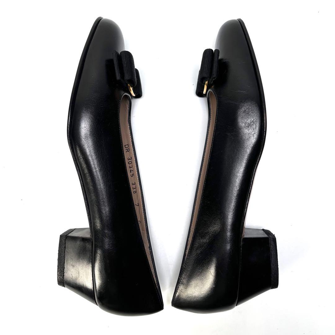 Salvatore Ferragamo パンプス ヴァラリボン 7 レザー 黒