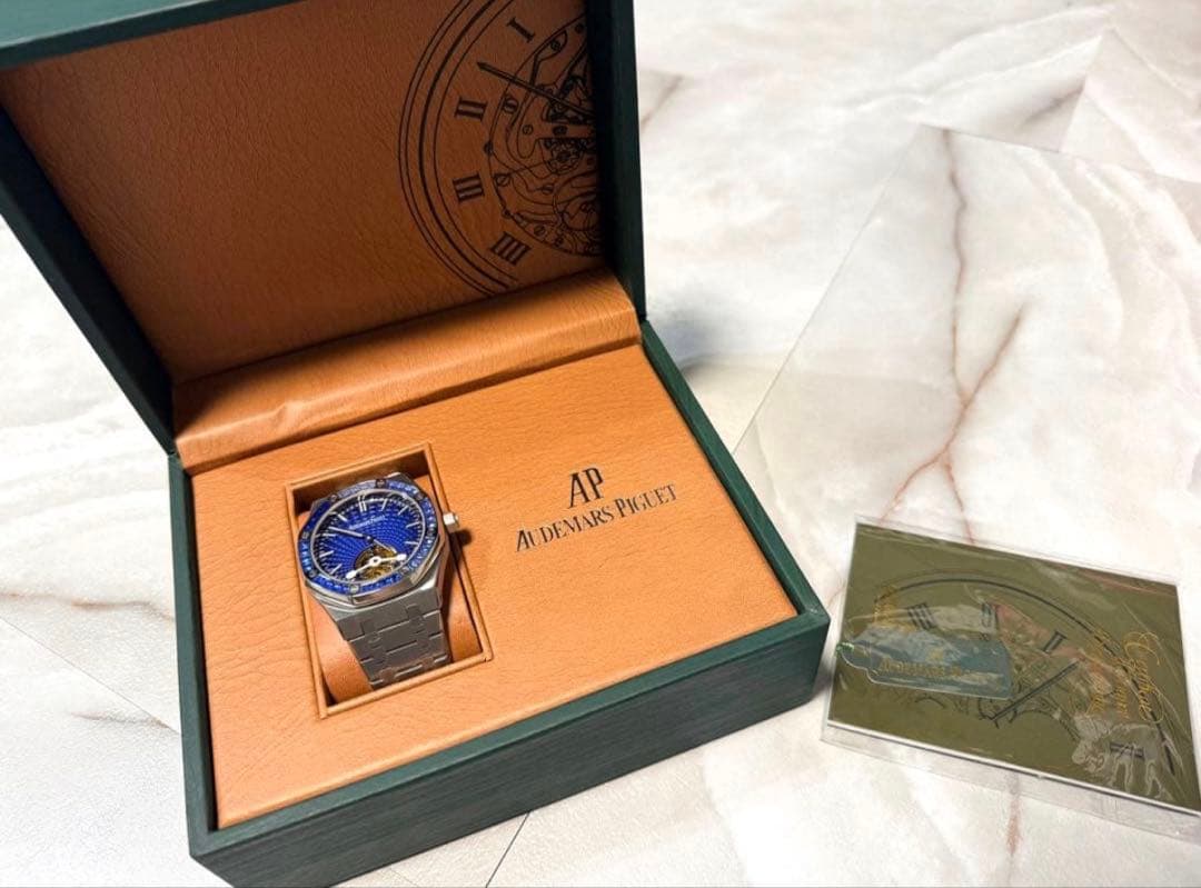 トゥールビヨン ロイヤルオーク バケットサファイア オマージュダイヤモンド腕時計