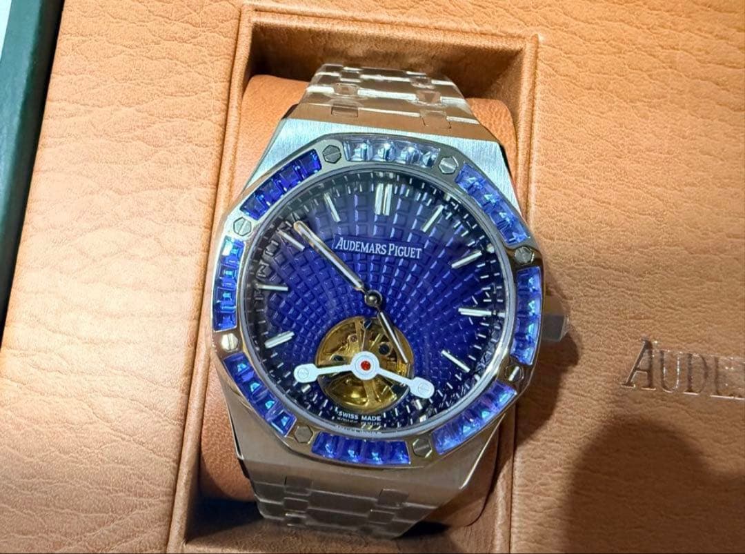 トゥールビヨン ロイヤルオーク バケットサファイア オマージュダイヤモンド腕時計