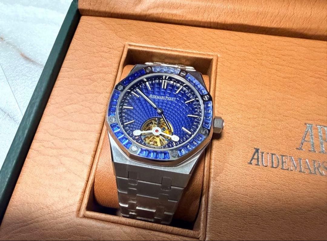 トゥールビヨン ロイヤルオーク バケットサファイア オマージュダイヤモンド腕時計