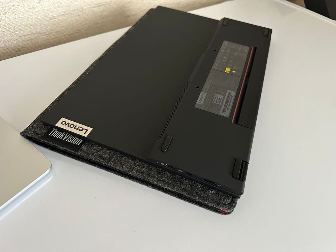 ThinkVision M15　モバイルモニター