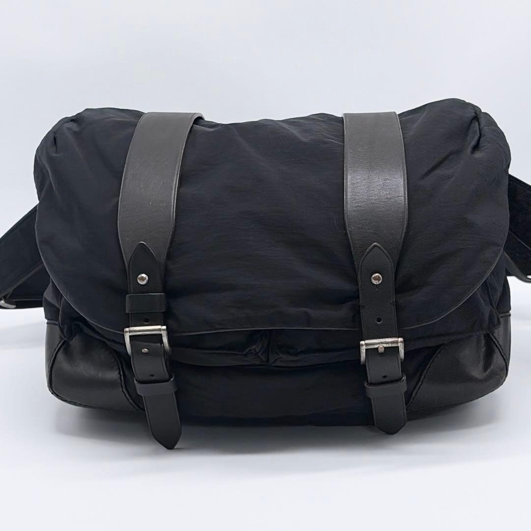 アルマーニ ショルダーバッグ メッセンジャーバッグ レザー ブラック