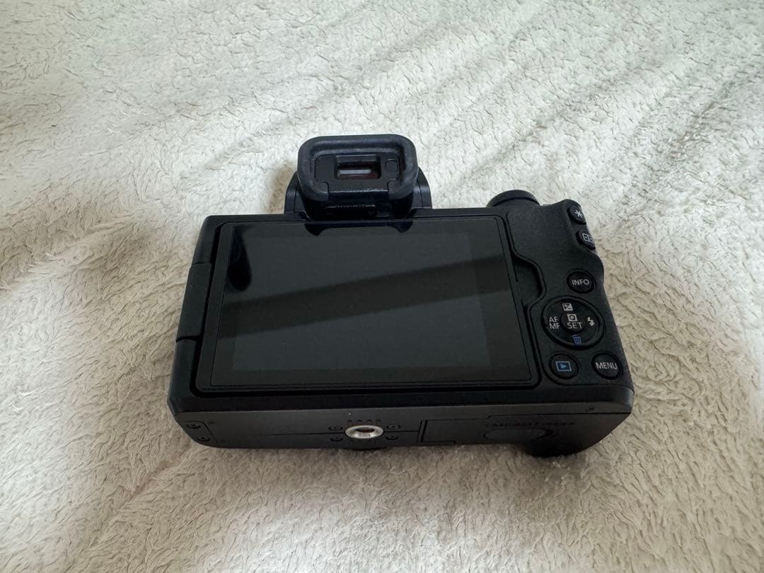 Canon kiss M2 ダブルレンズズームキット ブラック ミラーレス