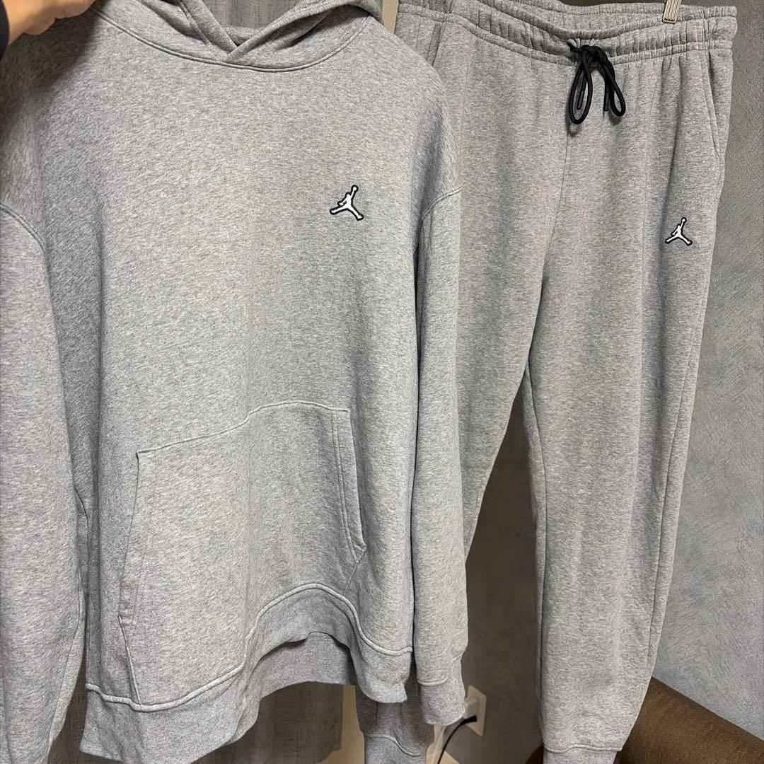 ジョーダンセットアップ（上→X Lサイズ、下→Lサイズ）