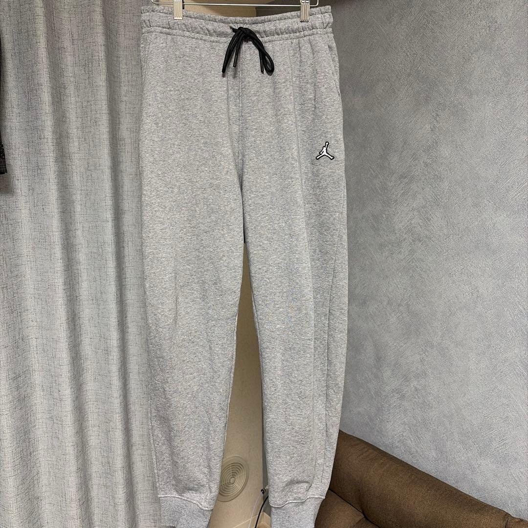 ジョーダンセットアップ（上→X Lサイズ、下→Lサイズ）