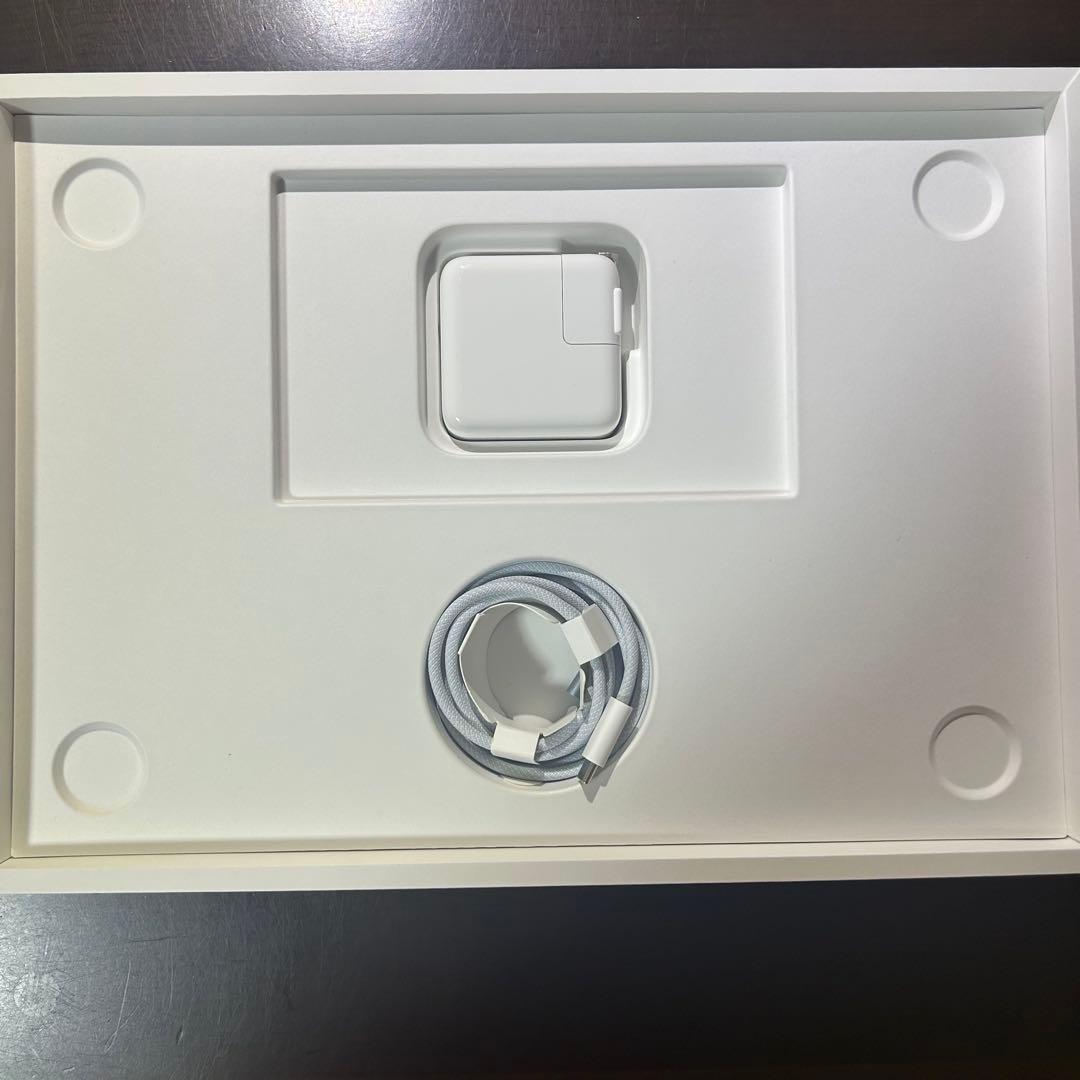 MacBook Air 13インチ M4 16GBメモリ 256GB