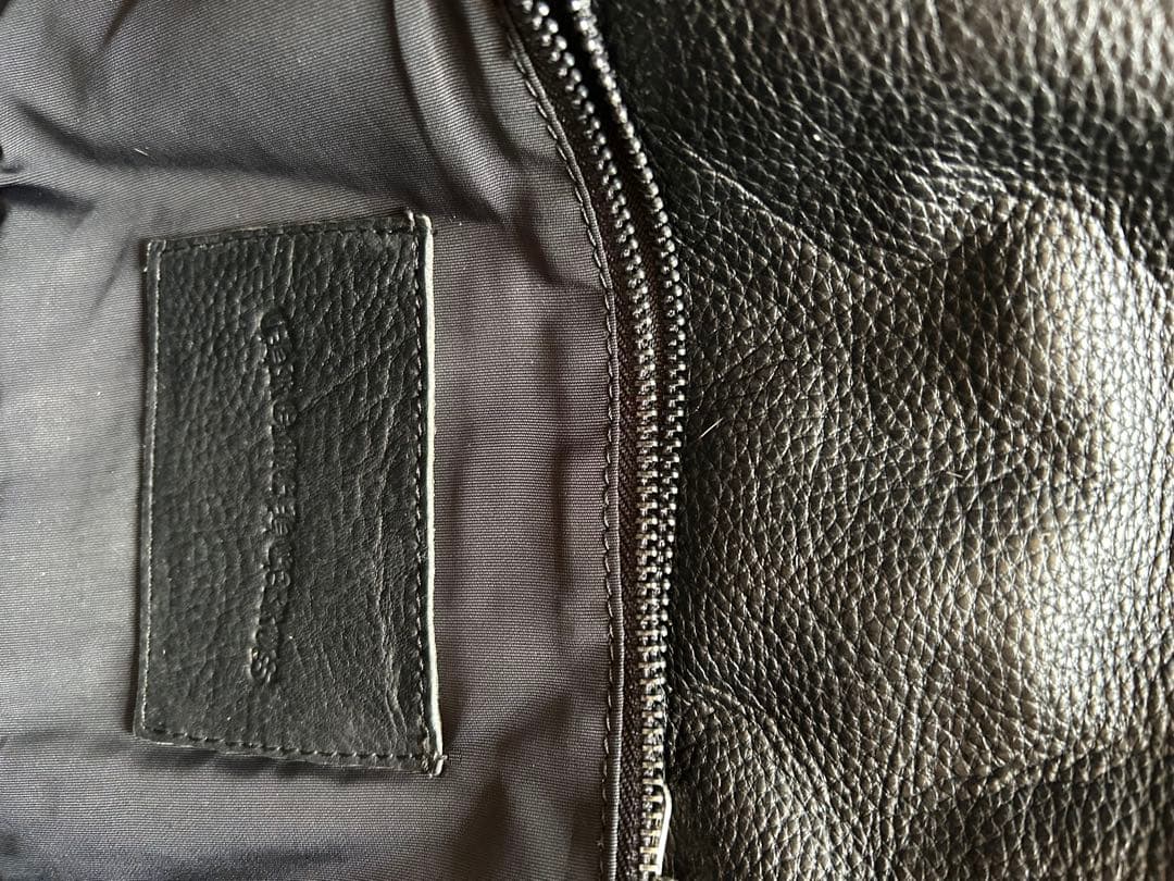 Genuine Leather ブラック メッセンジャーバッグ