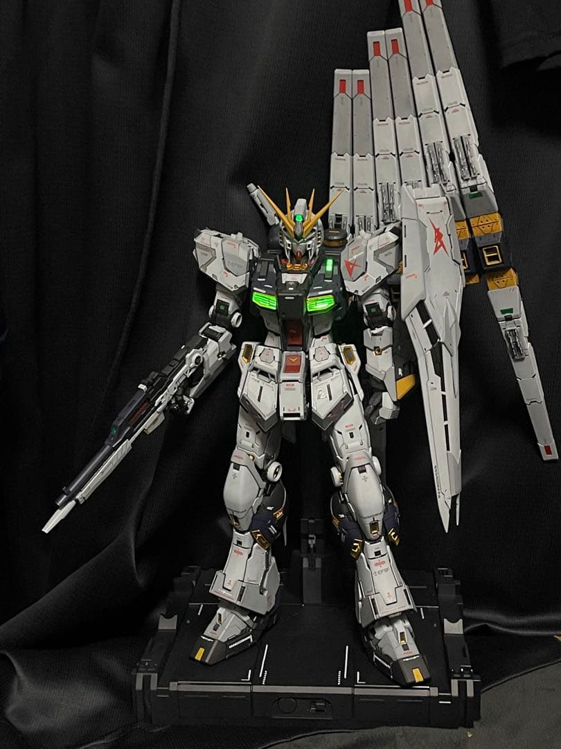 PG UNLEASHED 1/60 νガンダム　完成品模型　塗装済み　一点モノ