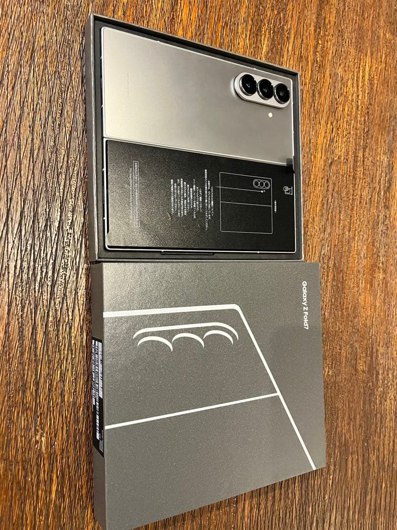 【ほぼ未使用】Galaxy Z Fold7 | 256GB| シルバー シャドウ