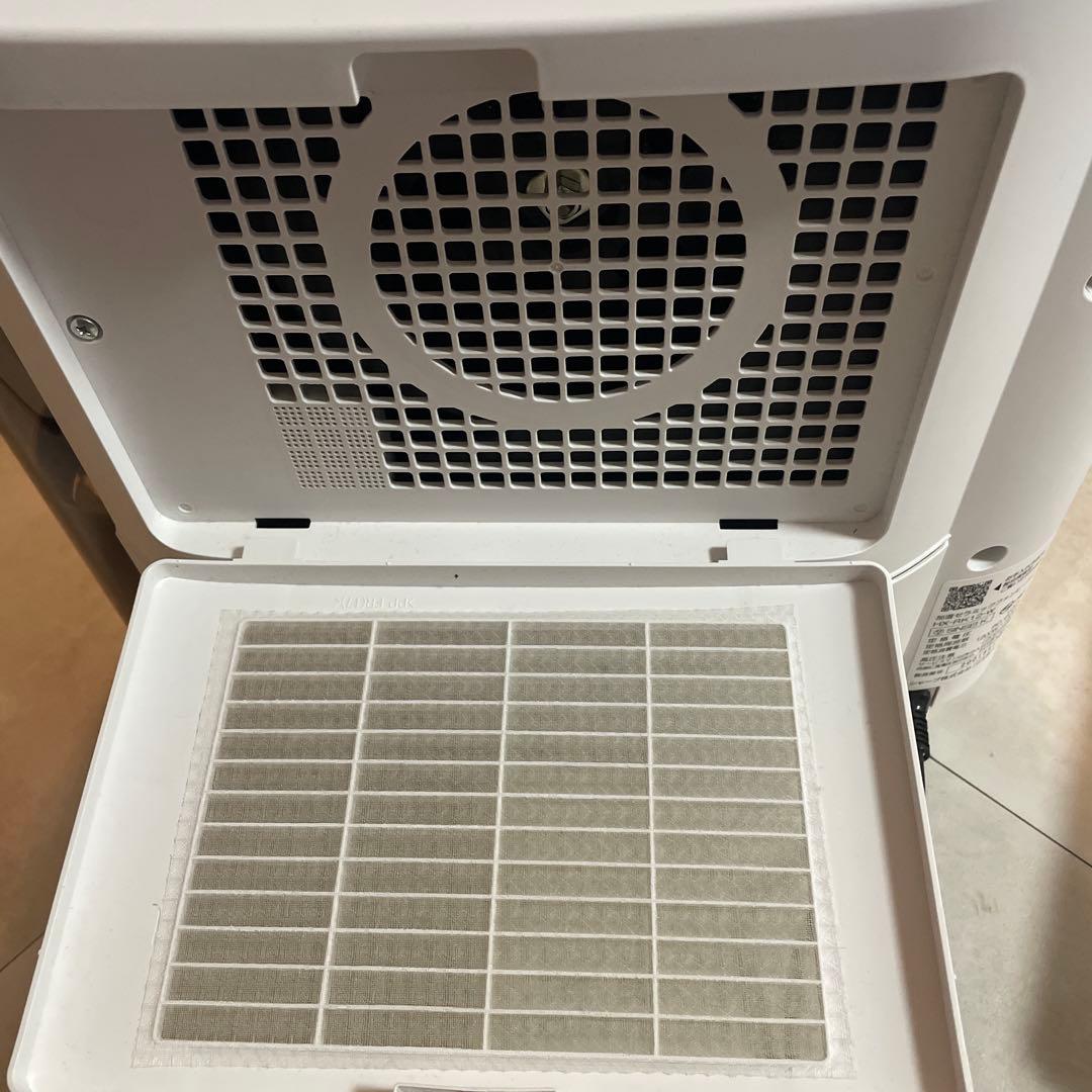 美品SHARP 加湿機能付きセラミックファンヒーター HX-RK12-W