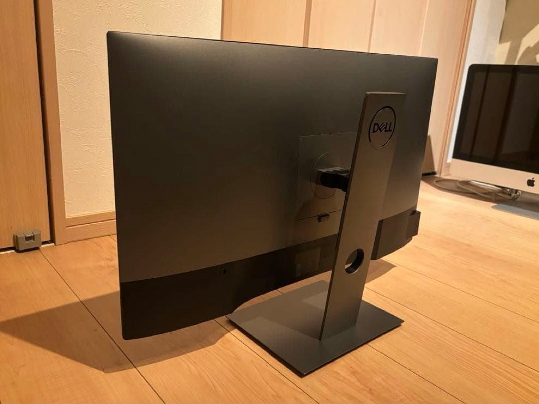 DELL U2719D デジタルハイエンド 27インチ モニター 002