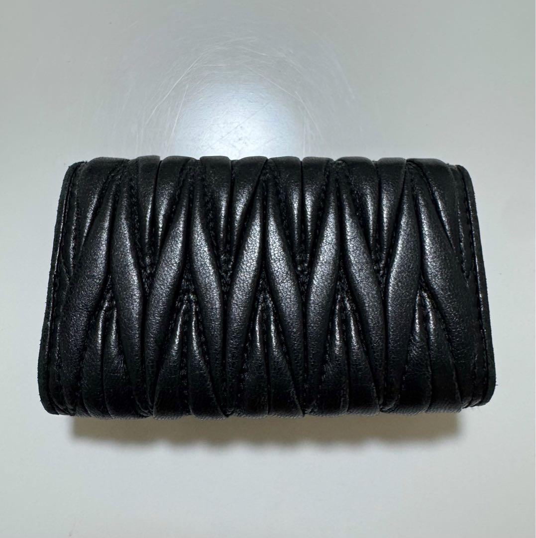 miu miu ミュウミュウ　キーケース　黒