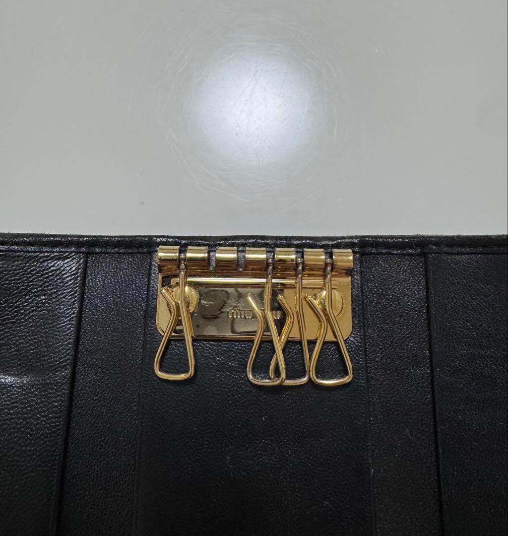 miu miu ミュウミュウ　キーケース　黒