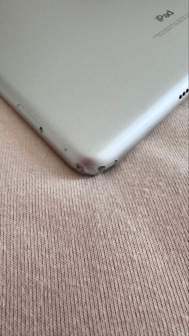 Apple iPad 6世代10.2インチ シルバー 本体