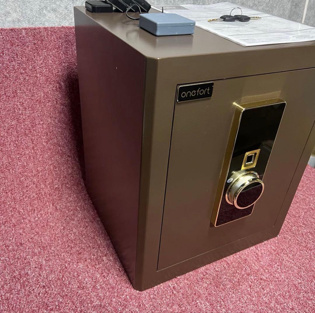 ［4066］onefort 指紋認証式 電子金庫 36L ブラウン